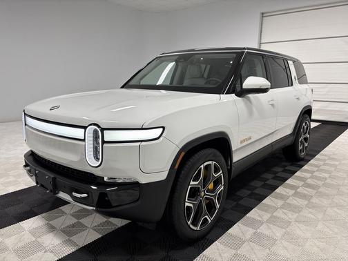 2023 Rivian R1S Adventure
