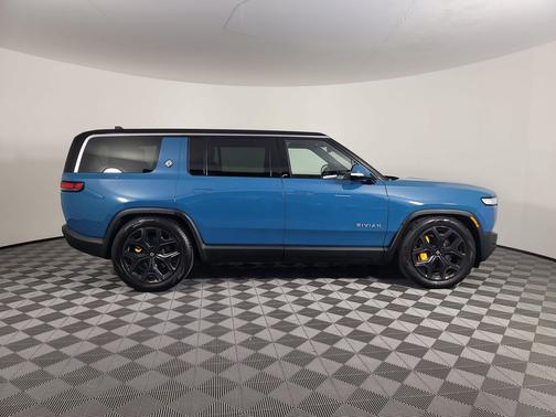 2023 Rivian R1S Adventure