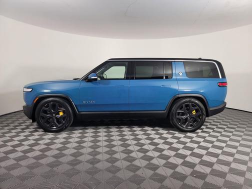 2023 Rivian R1S Adventure
