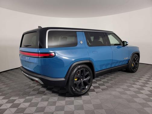 2023 Rivian R1S Adventure