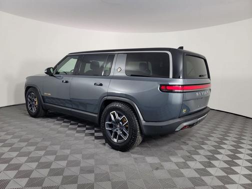 2023 Rivian R1S Adventure