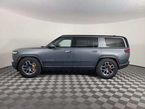 2023 Rivian R1S Adventure