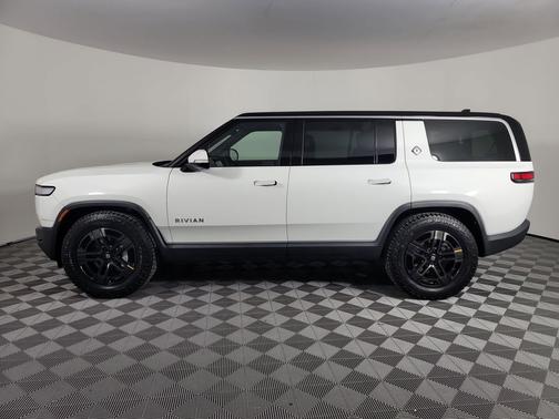 2024 Rivian R1S Adventure Package