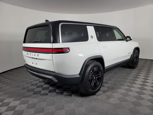 2024 Rivian R1S Adventure Package