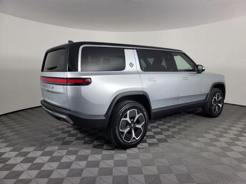 2024 Rivian R1S Adventure Quad Motor Large Pack