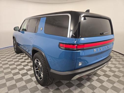 2023 Rivian R1S Adventure Package