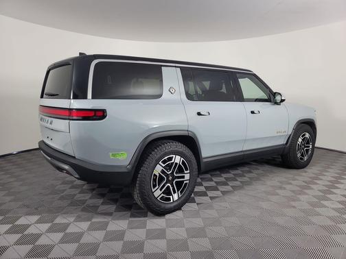 2023 Rivian R1S Adventure