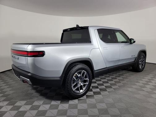 2025 Rivian R1T Adventure trim