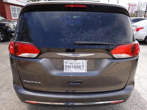 2018 Chrysler Pacifica Touring-L