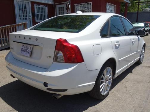 Ice White 2011 Volvo S40 T5 R-Design