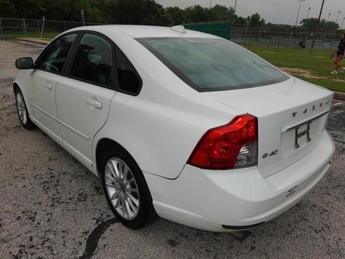 Ice White 2011 Volvo S40 T5 R-Design