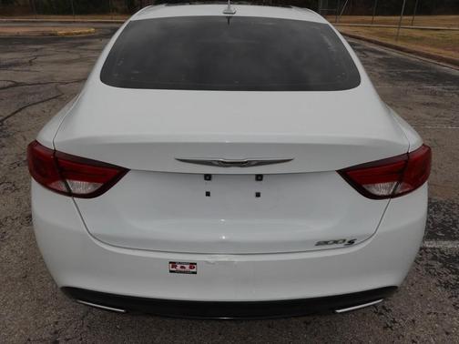 2015 Chrysler 200 S