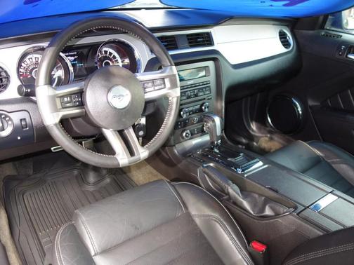 2013 Ford Mustang V6 Premium