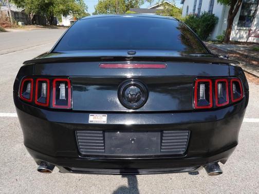 2013 Ford Mustang V6 Premium