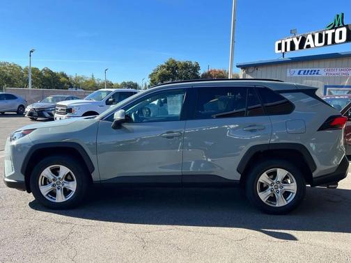 2020 Toyota RAV4 XLE