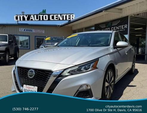 Brilliant Silver Metallic 2021 Nissan Altima 2.5 SV