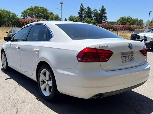 2013 Volkswagen Passat 2.5 SE