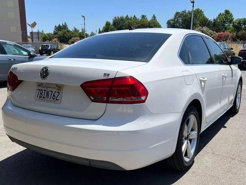 2013 Volkswagen Passat 2.5 SE