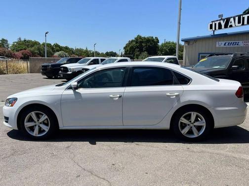 2013 Volkswagen Passat 2.5 SE