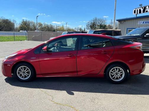 2016 Toyota Prius Two
