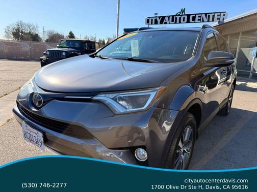 2017 Toyota RAV4 XLE