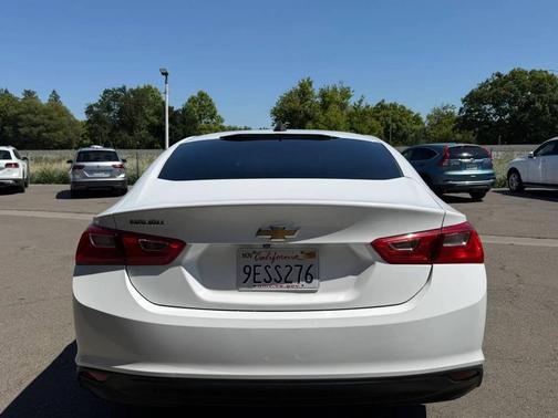 Summit White 2018 Chevrolet Malibu 1LS