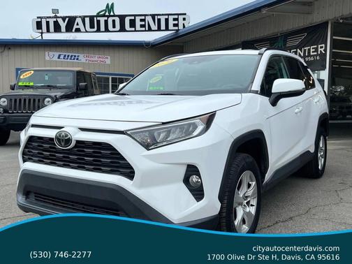 2020 Toyota RAV4 XLE