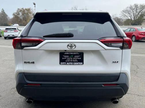 2020 Toyota RAV4 XLE