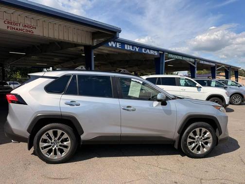 Silver Sky Metallic 2019 Toyota RAV4 Limited
