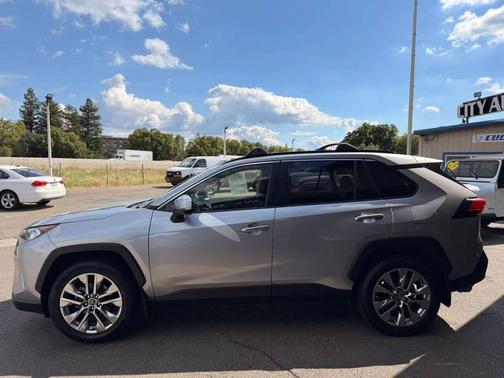 Silver Sky Metallic 2019 Toyota RAV4 Limited