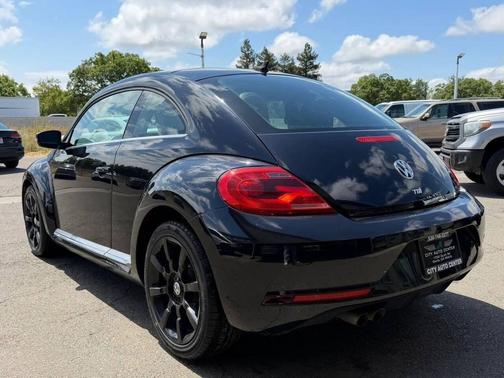 Deep Black Metallic 2014 Volkswagen Beetle DSG 2.0L TDI