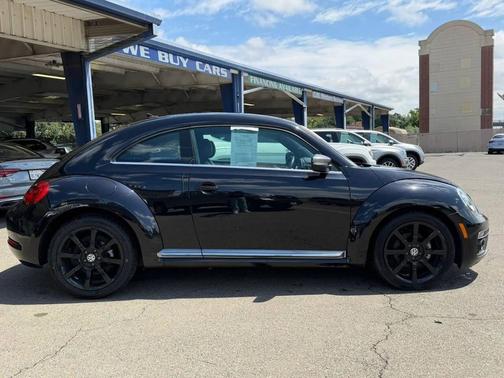 Deep Black Metallic 2014 Volkswagen Beetle DSG 2.0L TDI