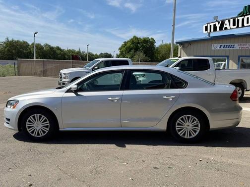 Silver 2014 Volkswagen Passat 1.8T Auto S