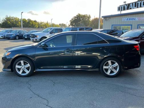 2014 Toyota Camry SE