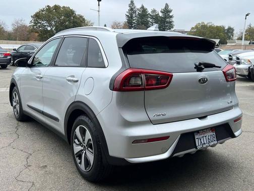 2017 Kia Niro LX