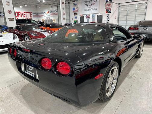 2004 Chevrolet Corvette Base