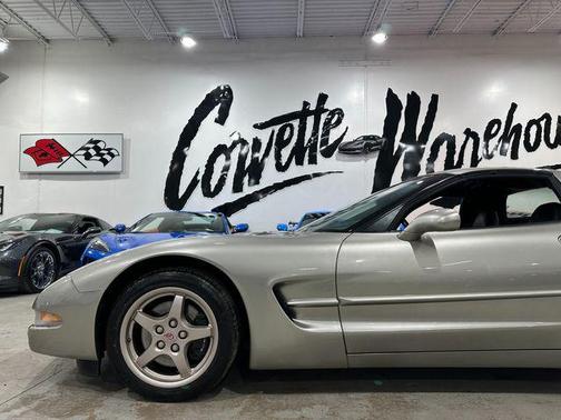 2000 Chevrolet Corvette Base
