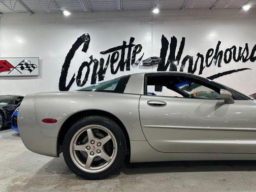 2000 Chevrolet Corvette Base
