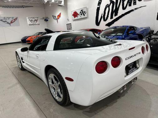 2004 Chevrolet Corvette Base
