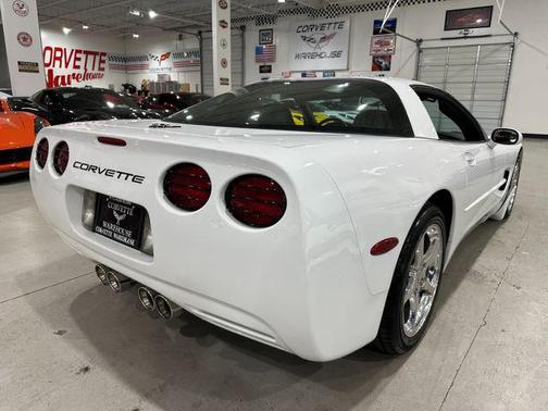 2004 Chevrolet Corvette Base