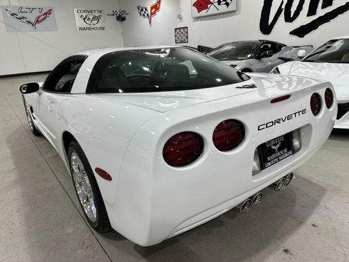 2004 Chevrolet Corvette Base
