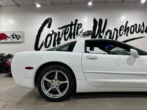 2004 Chevrolet Corvette Base