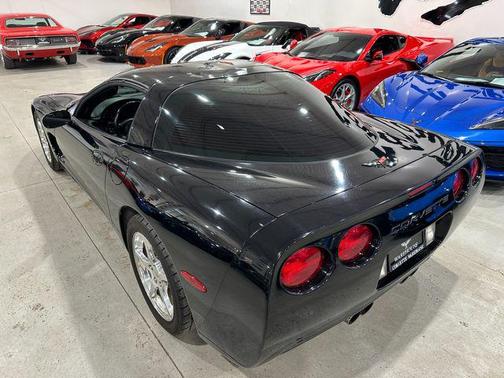 2004 Chevrolet Corvette Base