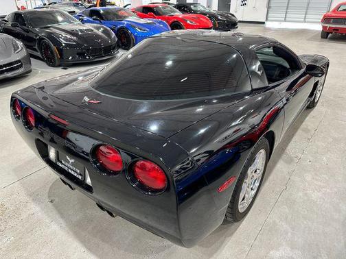 2004 Chevrolet Corvette Base
