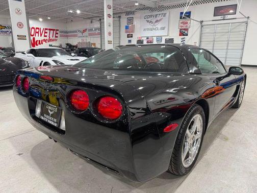 2004 Chevrolet Corvette Base