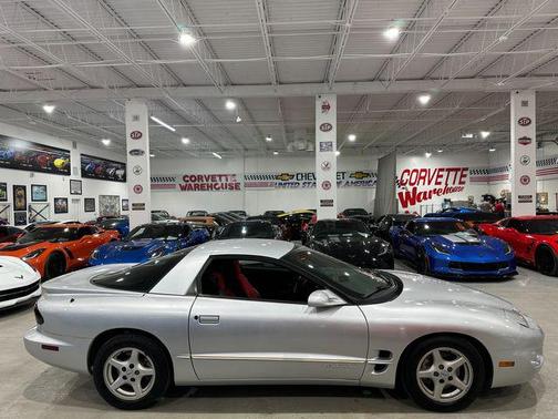 2002 Pontiac Firebird Coupe FM/CD, Auto, Good Carfax, Only 29k!