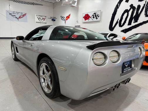 2004 Chevrolet Corvette Base