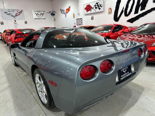 2004 Chevrolet Corvette Base