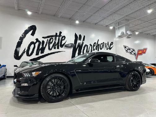2017 Ford Shelby GT350 Base