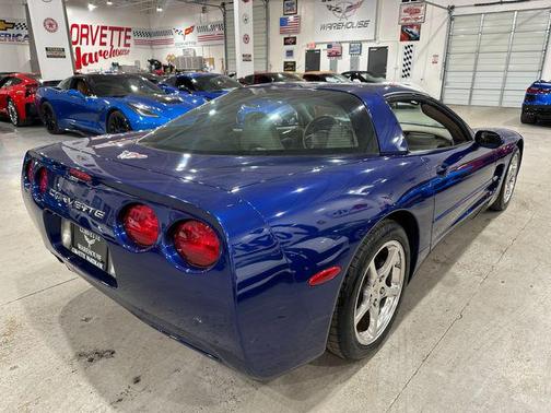 2004 Chevrolet Corvette Base